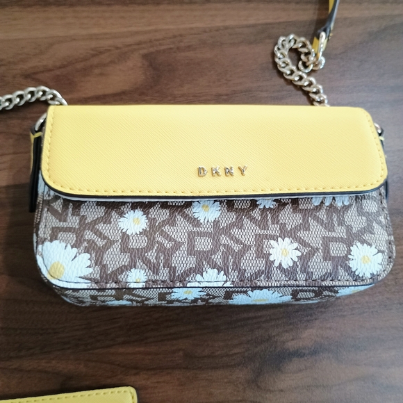 Dkny Handbags - DKNY Yellow & Brown w/ Daisies Crossbody Bag w/ Matching Yellow Card Holder